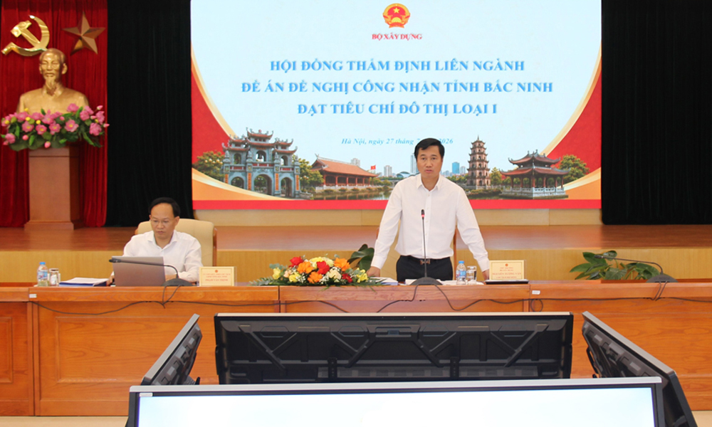 
Thứ trưởng Bộ Xây dựng Nguyễn Tường Văn chủ trì hội nghị thẩm định.